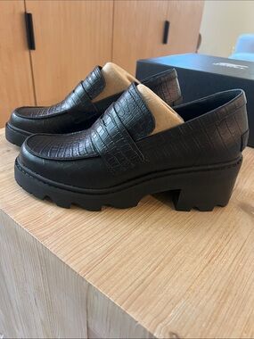 Black Croc-Embossed Joan Now city Platform Loafers waterproof chunky work